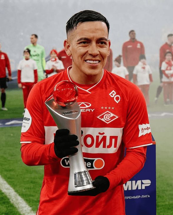 HLHUKM4X0AAMAEz