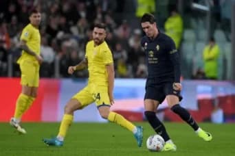 Juventus Faces Tough Matches Without Star Striker Vlahovic